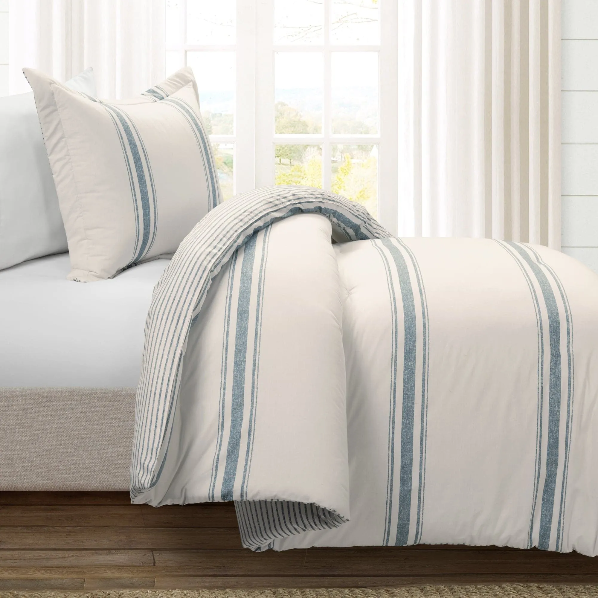 Farmhouse Stripe Reversible Comforter Set